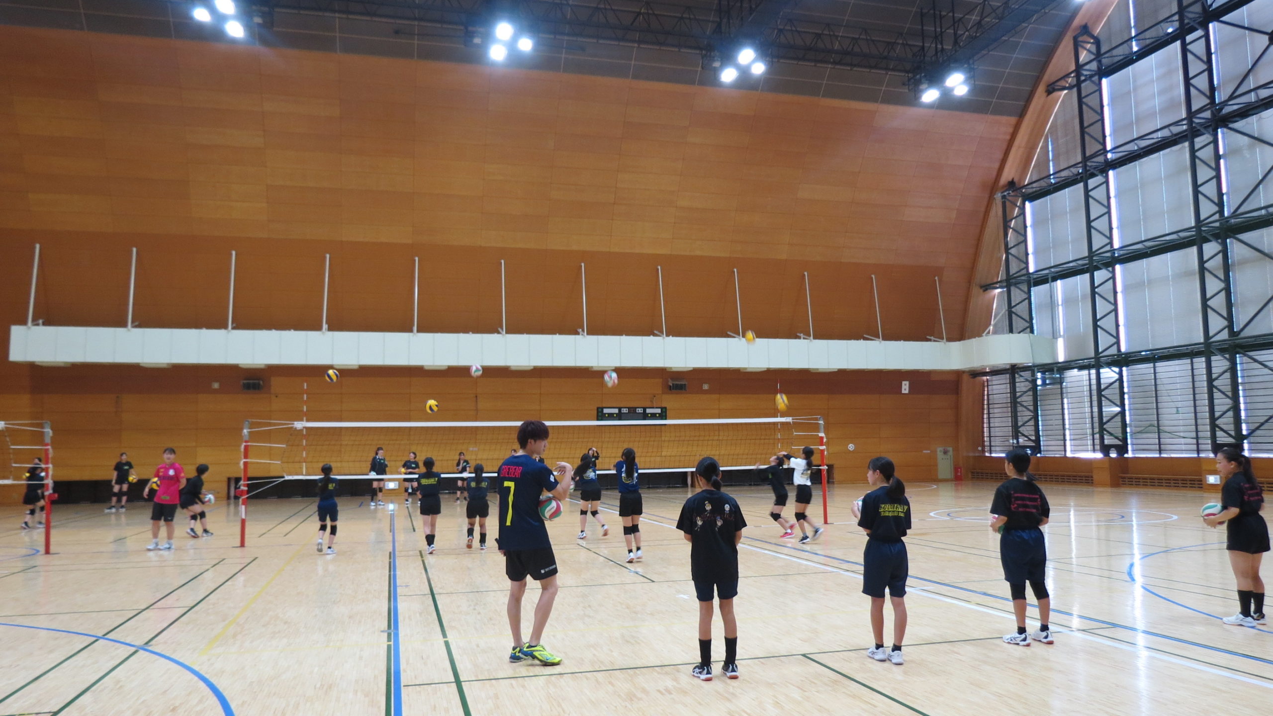 令和8年度ジュニアバレーボール教室のご案内